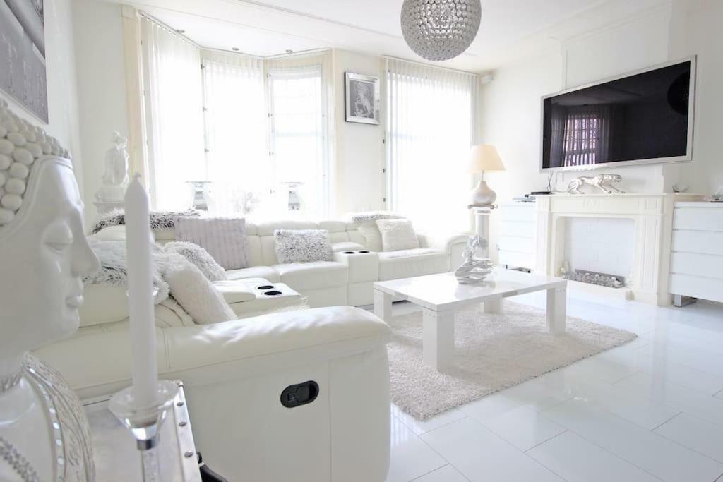 White Luxury Penthouse In City Centre 암스테르담 외부 사진