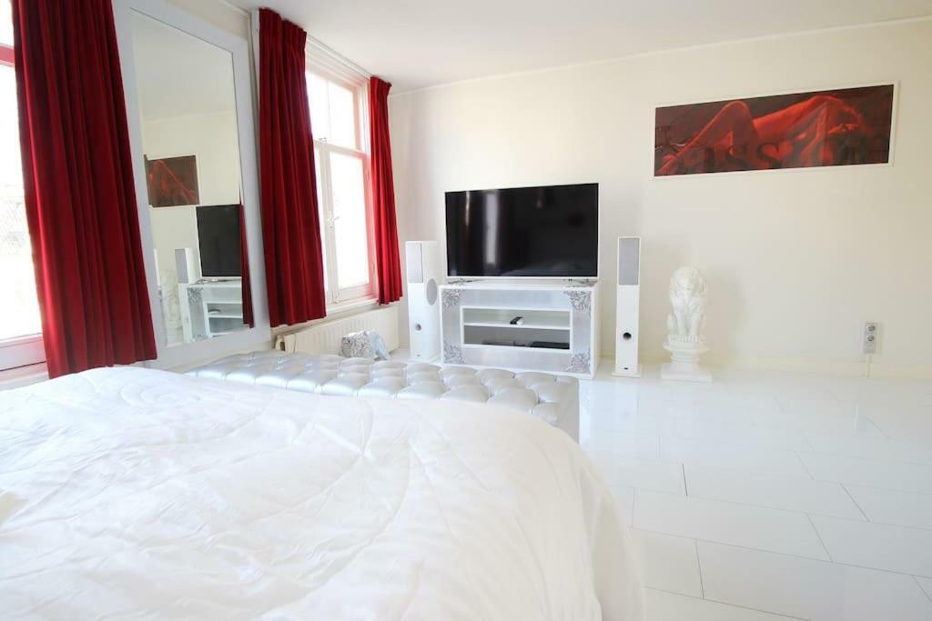 White Luxury Penthouse In City Centre 암스테르담 외부 사진