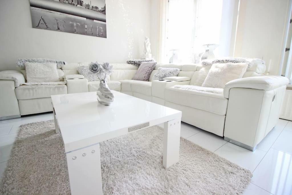 White Luxury Penthouse In City Centre 암스테르담 외부 사진