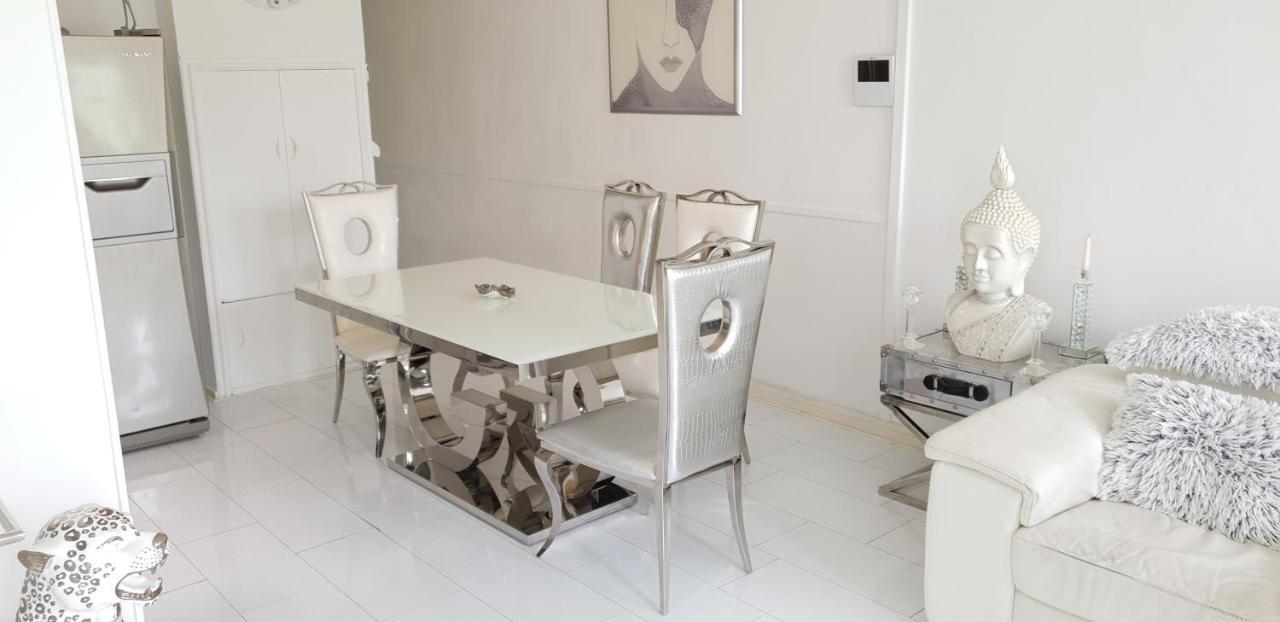 White Luxury Penthouse In City Centre 암스테르담 외부 사진